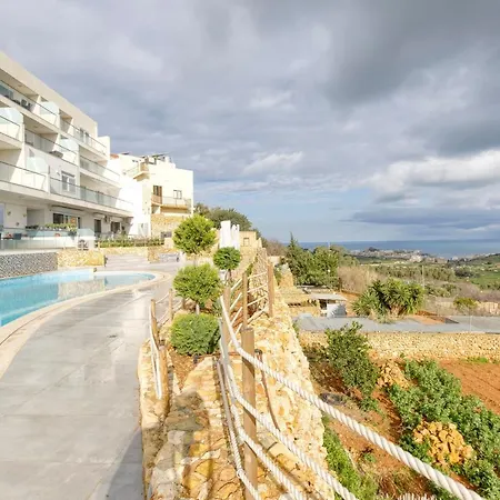 Stunning With Pool-hosted By Sweetstay