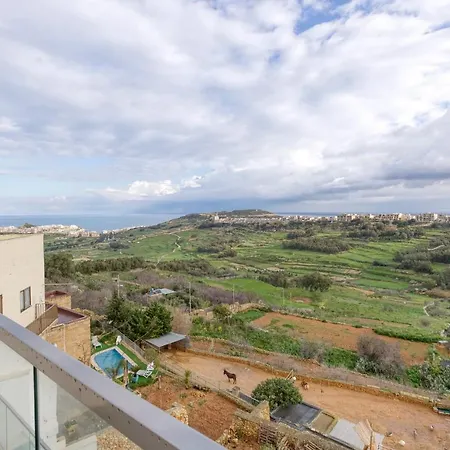 Apartment Stunning With Pool-hosted By Sweetstay *