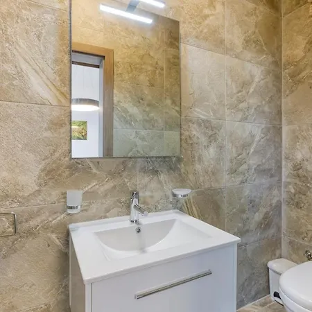 Stunning With Pool-hosted By Sweetstay Xagħra