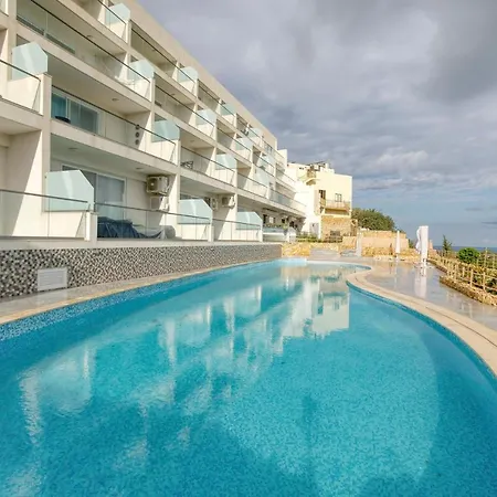 Stunning With Pool-hosted By Sweetstay